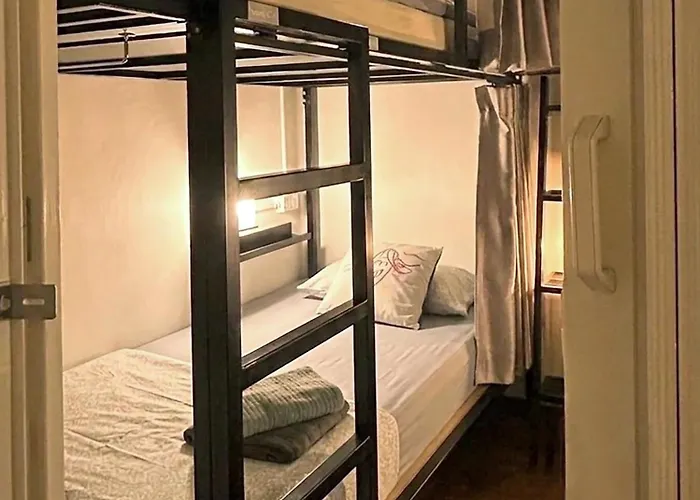 Sanookdee (adults Only) Hostel
