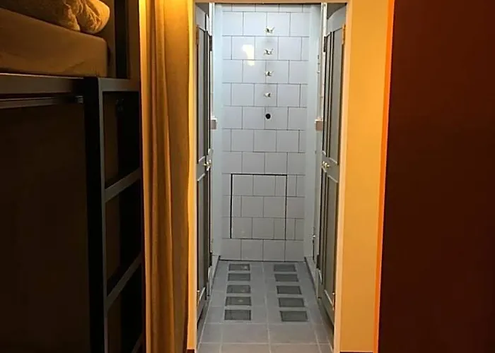 Hostel Sanookdee (adults Only) *